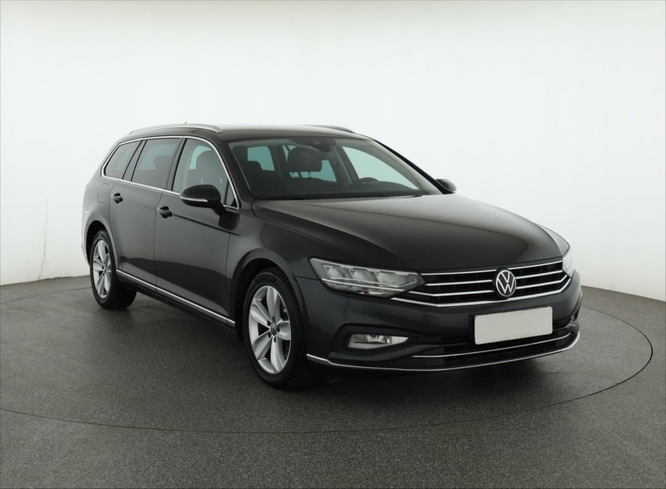 Volkswagen Passat - 2021