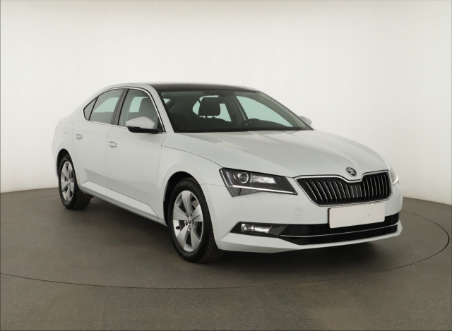 Škoda Superb 2015