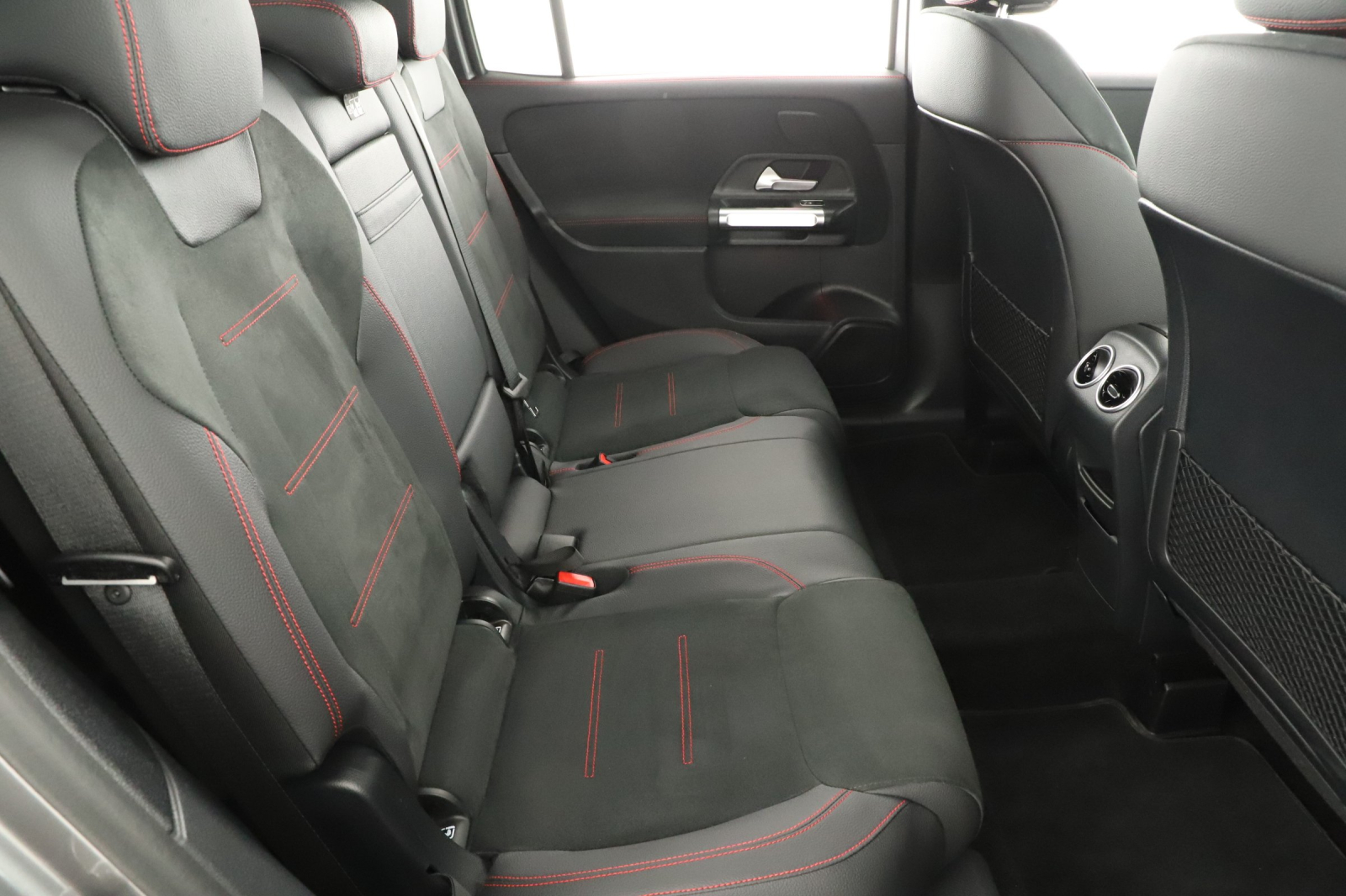 Mercedes-Benz GLB - 2025