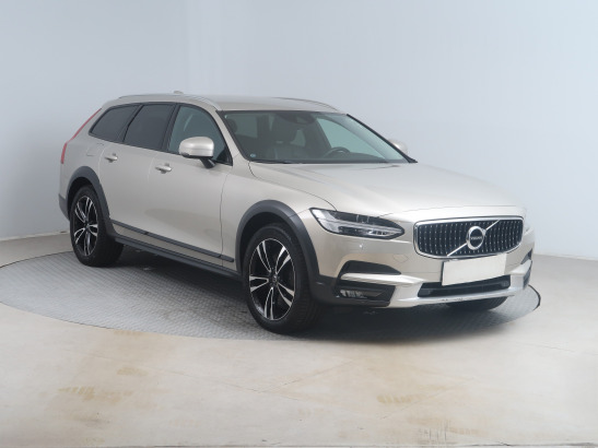 Volvo V90 Cross Country