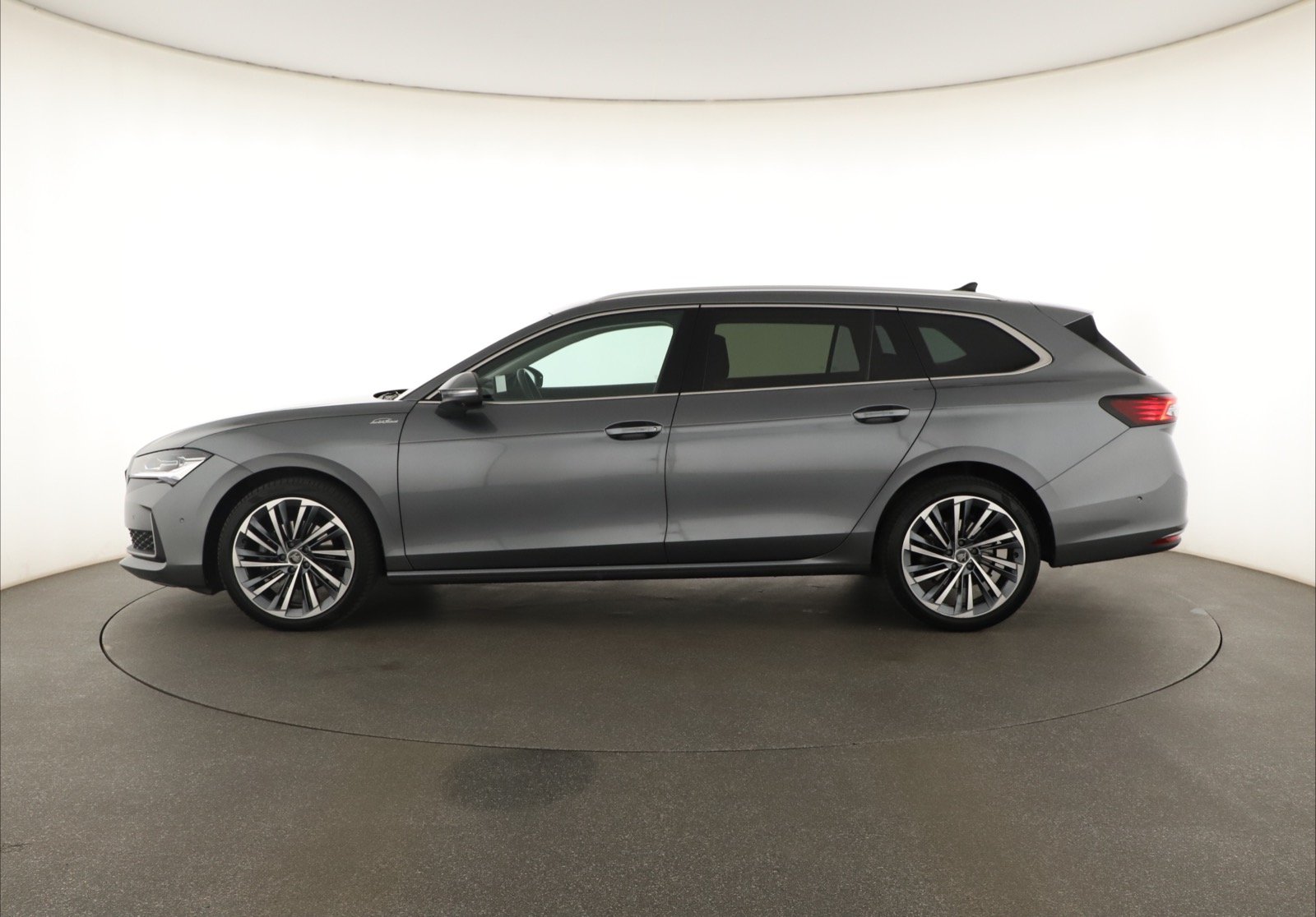 Škoda Superb - 2025
