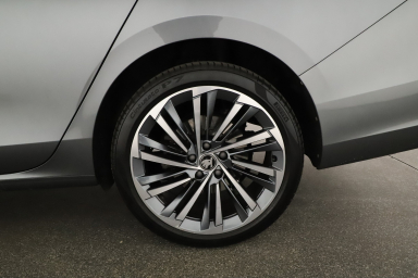 Škoda Superb - 2025