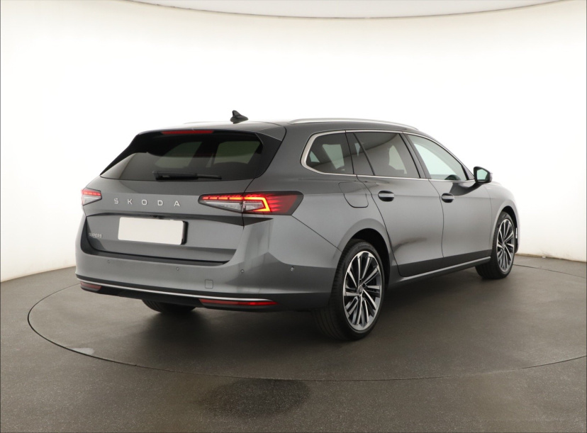 Škoda Superb, 2025