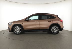 Mercedes-Benz GLA - 2021