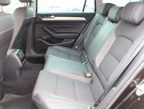 Volkswagen Passat - 2020