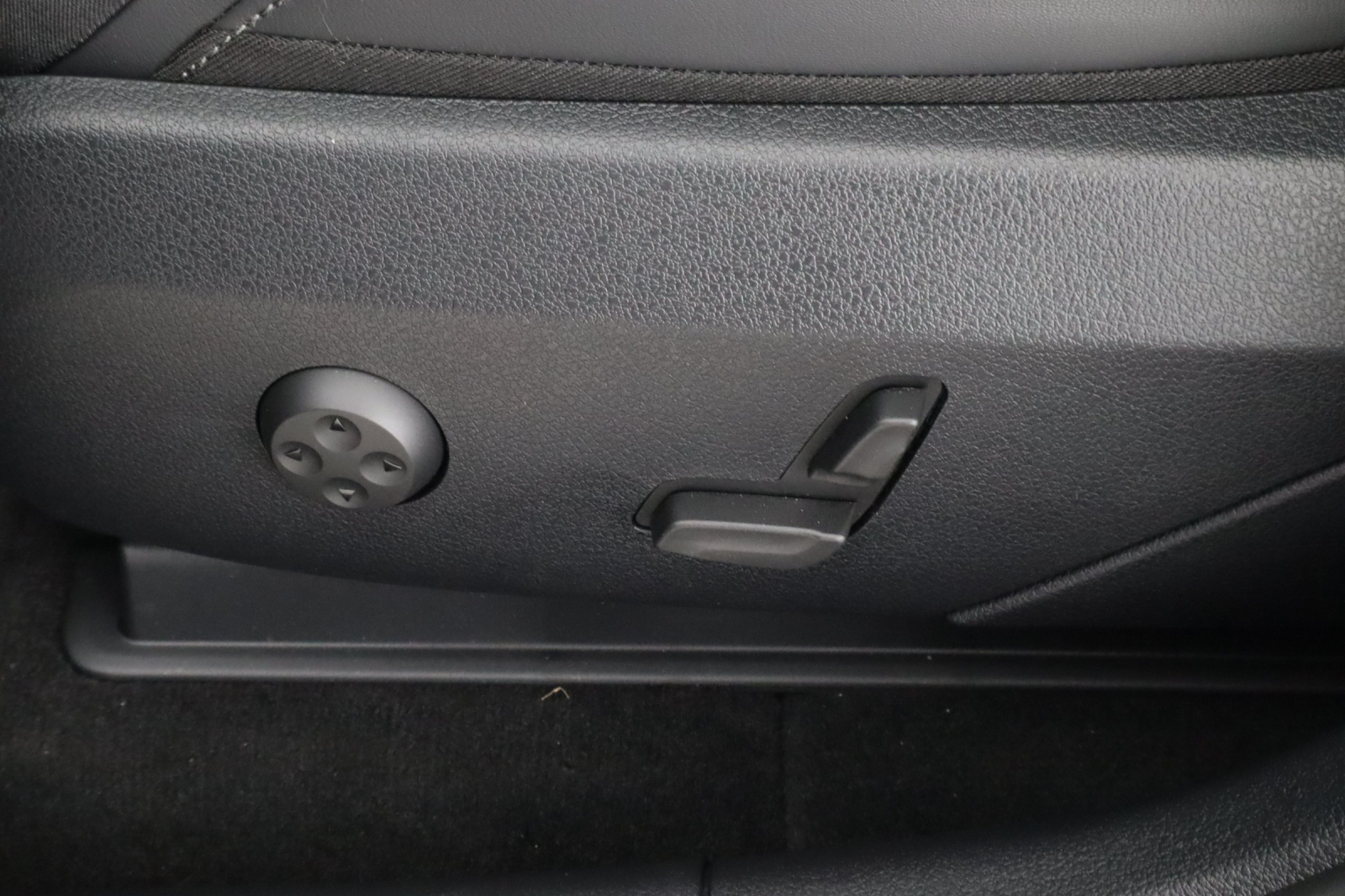 Mercedes-Benz GLC - 2025