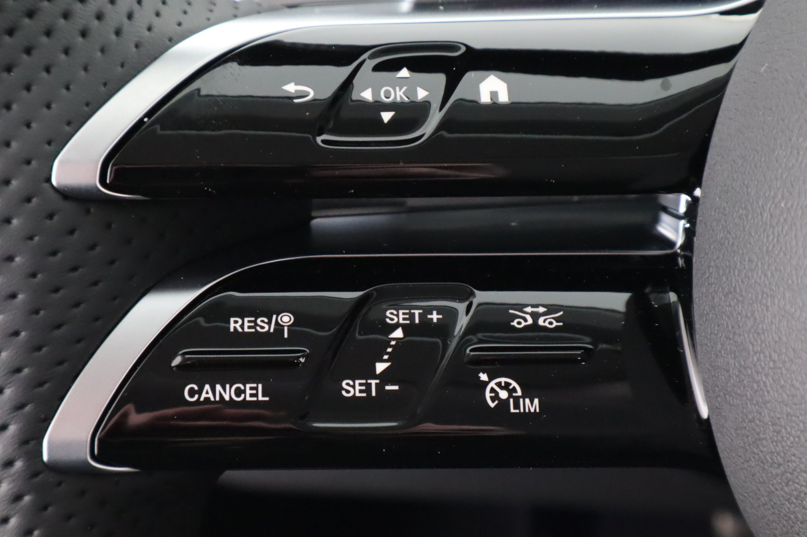 Mercedes-Benz GLC - 2025