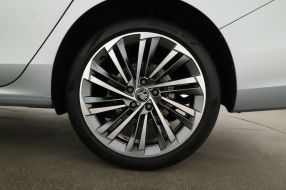 Škoda Superb - 2025
