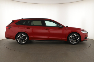 Škoda Superb - 2025