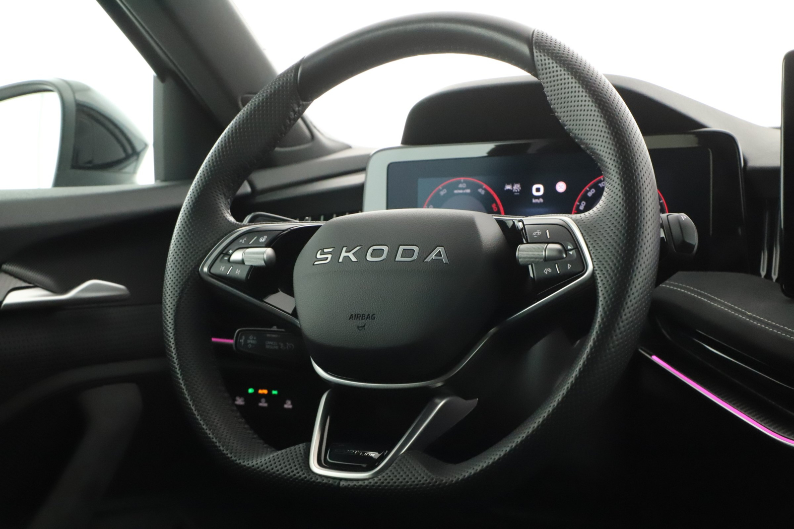 Škoda Superb - 2025