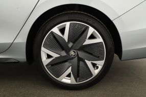 Škoda Superb - 2025