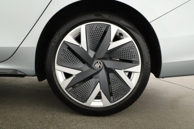 Škoda Superb - 2025