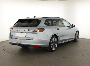 Škoda Superb - 2025