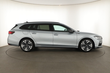 Škoda Superb - 2025