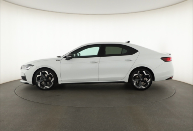 Škoda Superb - 2025