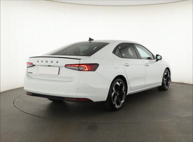 Škoda Superb - 2025