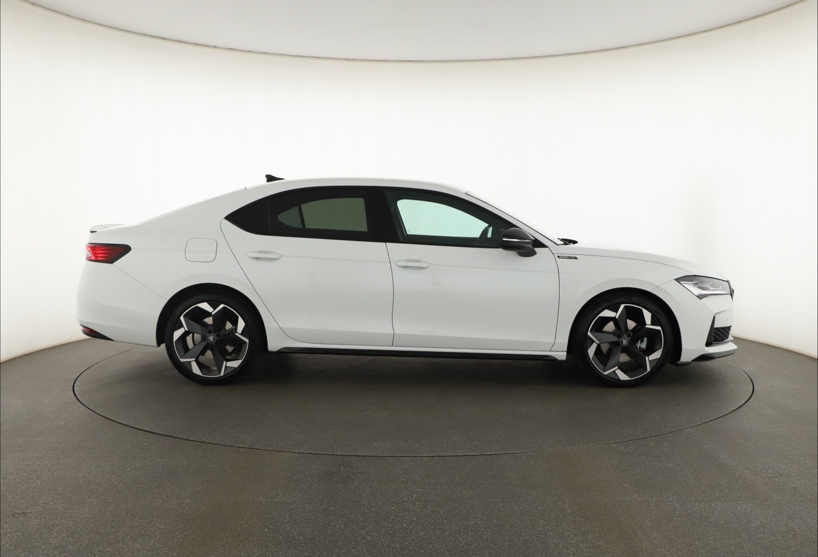 Škoda Superb - 2025