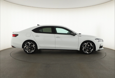 Škoda Superb - 2025