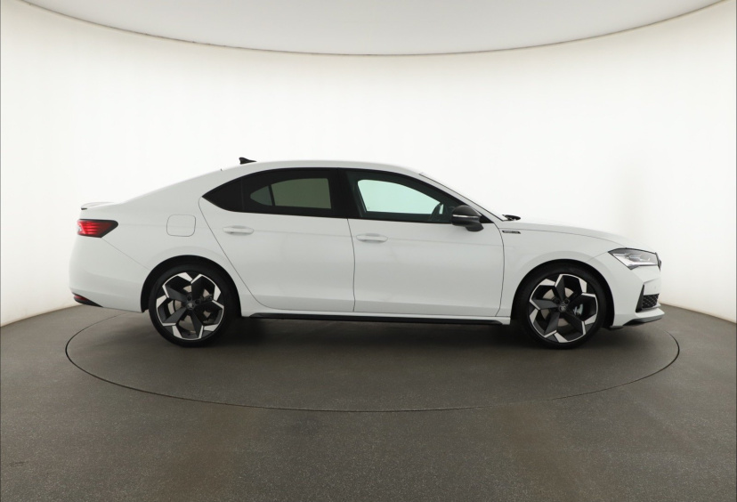 Škoda Superb, 2025