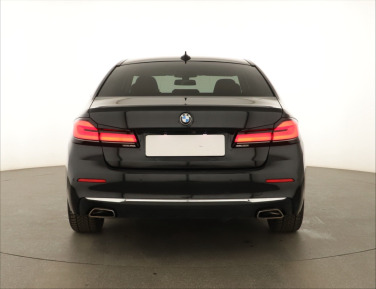 BMW 5 - 2023