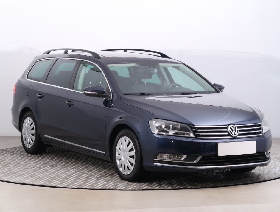 Volkswagen Passat - 2011