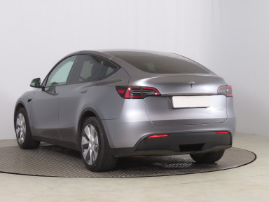 Tesla Model Y - 2024
