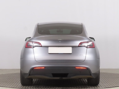 Tesla Model Y - 2024