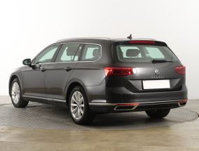 Volkswagen Passat - 2022