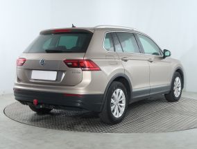 Volkswagen Tiguan - 2017