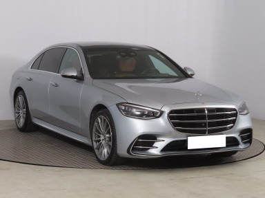 Mercedes-Benz S - 2022