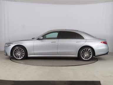 Mercedes-Benz S - 2022