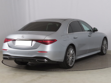 Mercedes-Benz S - 2022