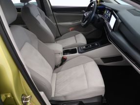 Volkswagen Golf - 2021