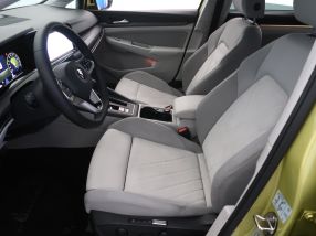 Volkswagen Golf - 2021