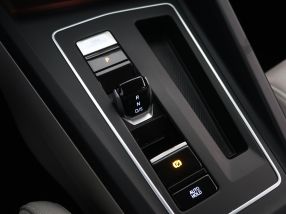 Volkswagen Golf - 2021