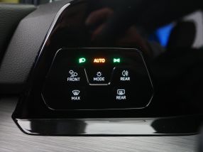 Volkswagen Golf - 2021
