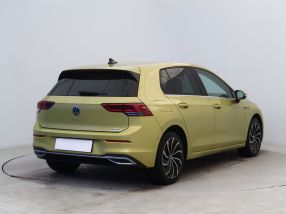 Volkswagen Golf - 2021
