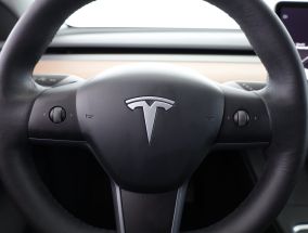 Tesla Model Y - 2022