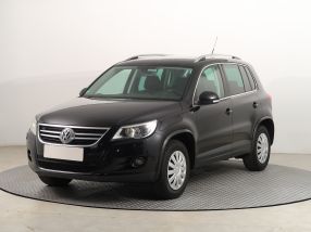 Volkswagen Tiguan - 2011