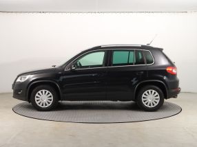 Volkswagen Tiguan - 2011