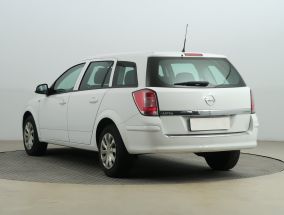 Opel Astra - 2012