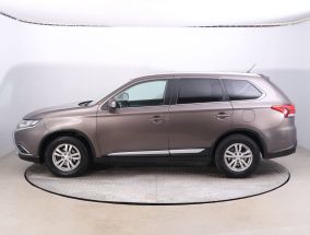 Mitsubishi Outlander - 2016