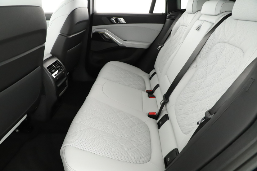 BMW X6, 2025