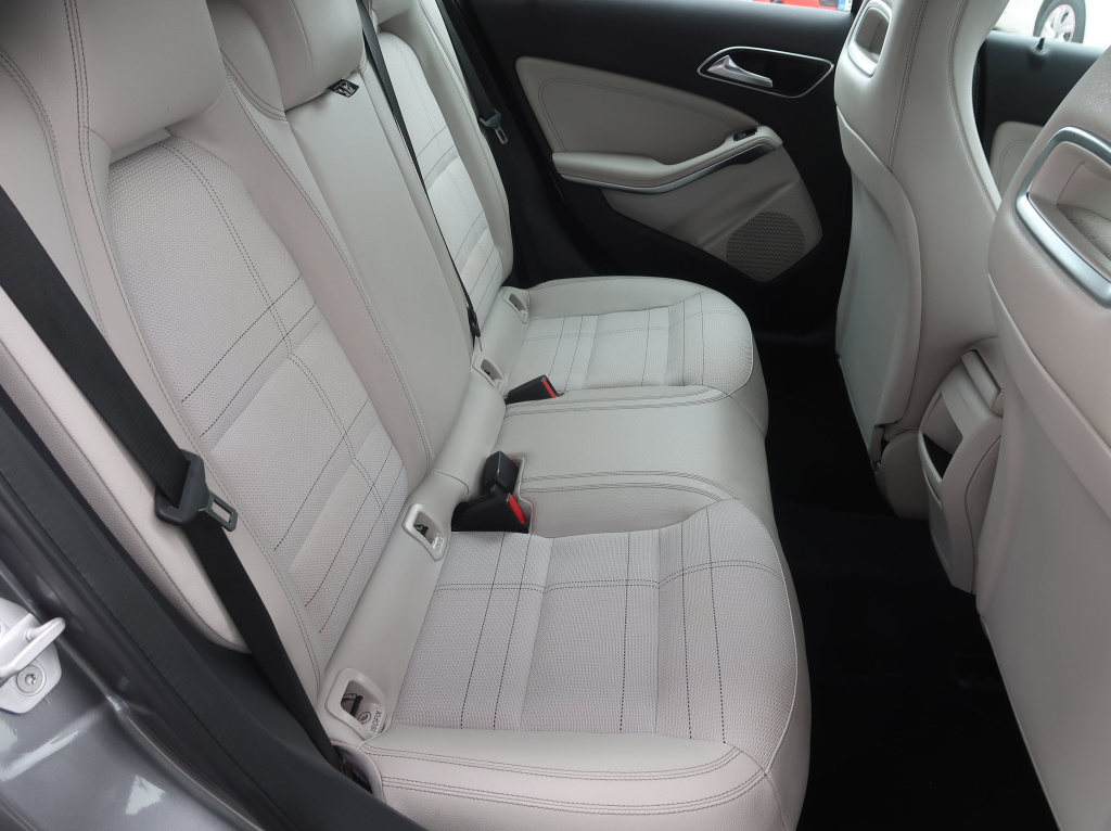 Mercedes-Benz A