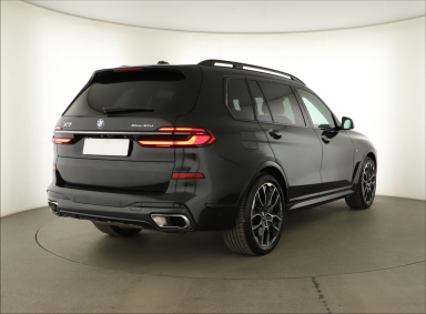 BMW X7 - 2025