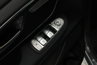 Mercedes-Benz V - 2023