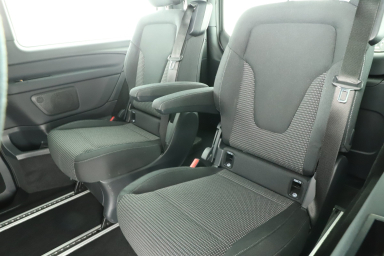 Mercedes-Benz V - 2023