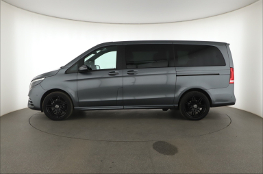 Mercedes-Benz V - 2023