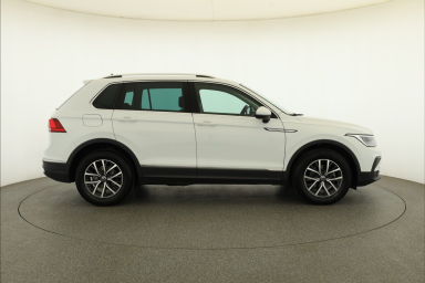 Volkswagen Tiguan - 2023