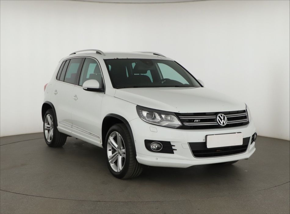 Volkswagen Tiguan - 2016